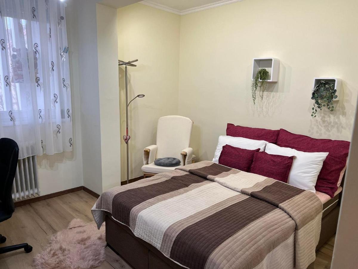 Anna Gyoengye Apartman เดเบรตเซน ภายนอก รูปภาพ