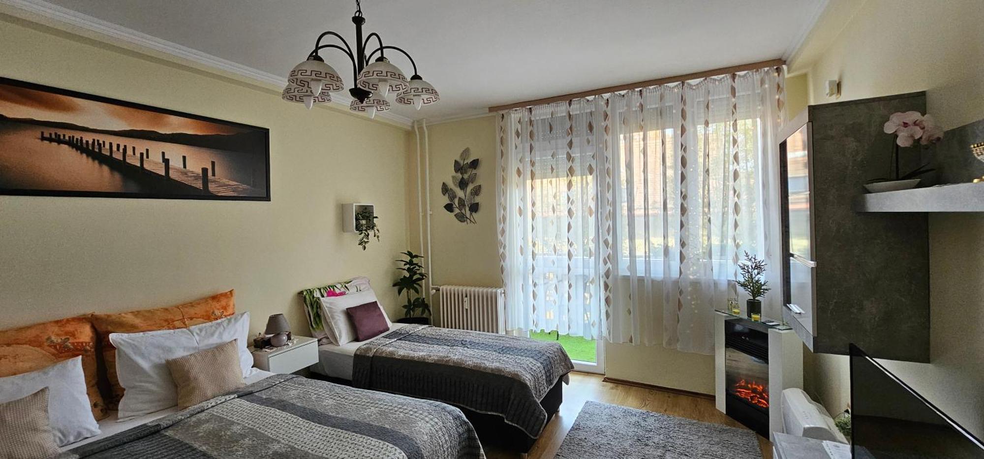 Anna Gyoengye Apartman เดเบรตเซน ภายนอก รูปภาพ