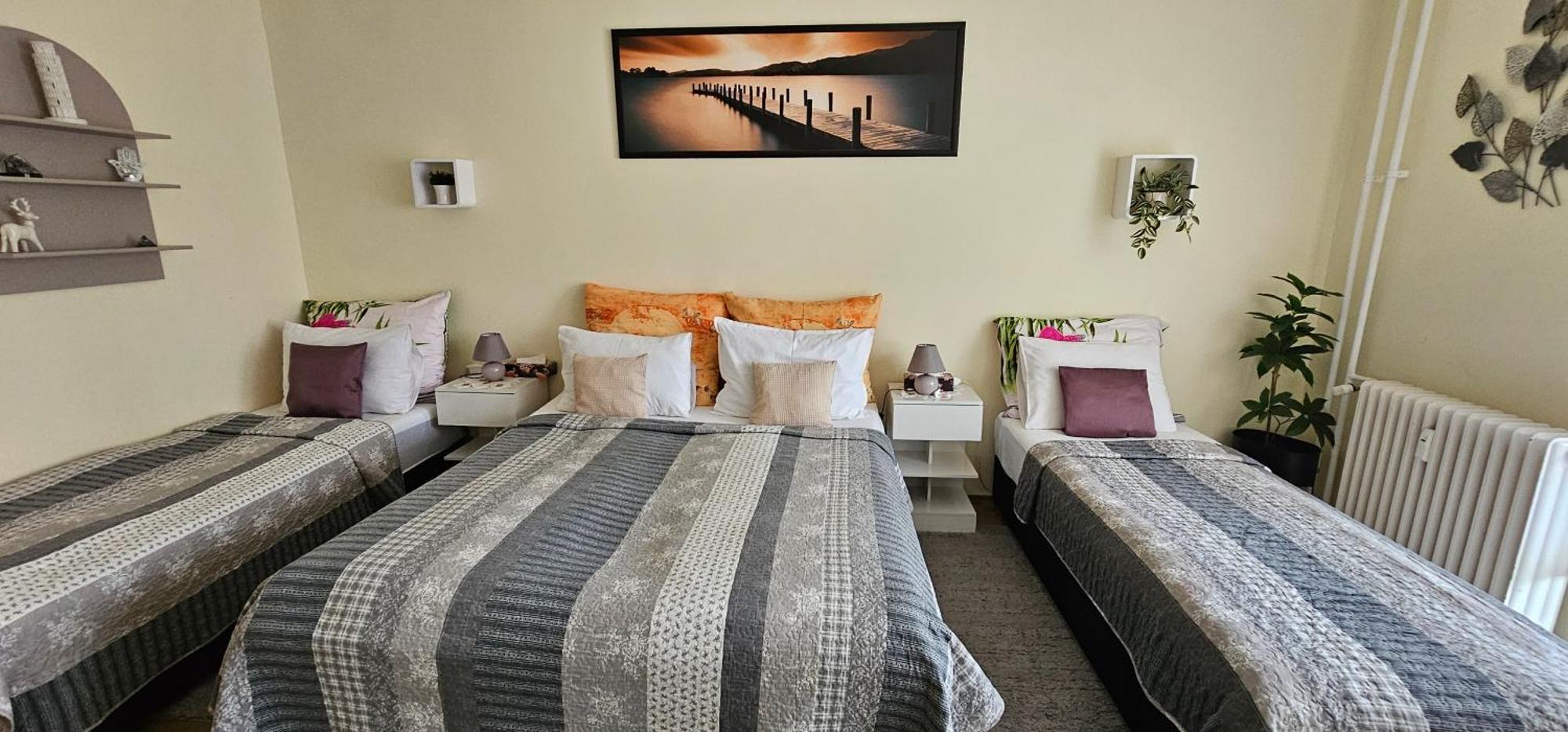 Anna Gyoengye Apartman เดเบรตเซน ภายนอก รูปภาพ