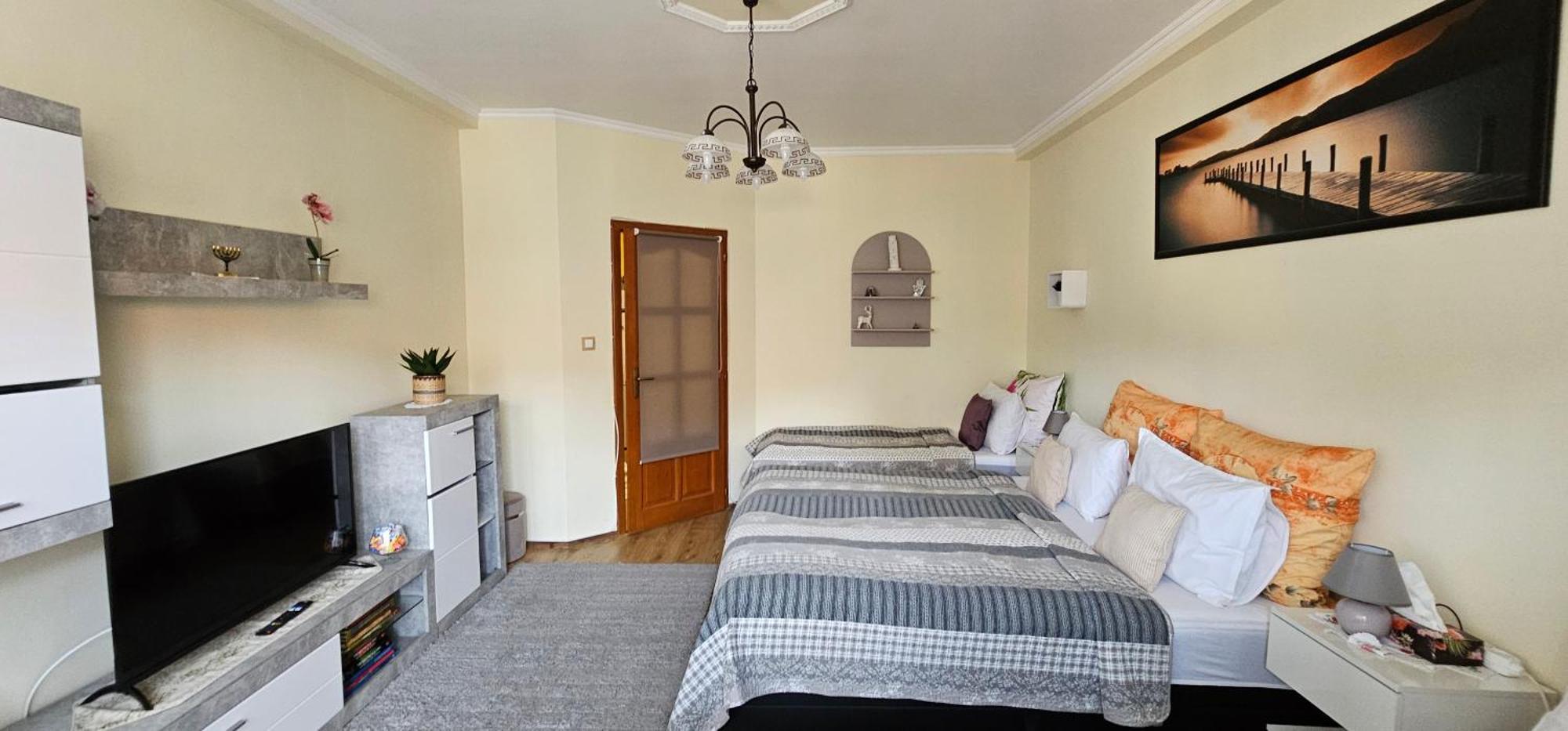 Anna Gyoengye Apartman เดเบรตเซน ภายนอก รูปภาพ