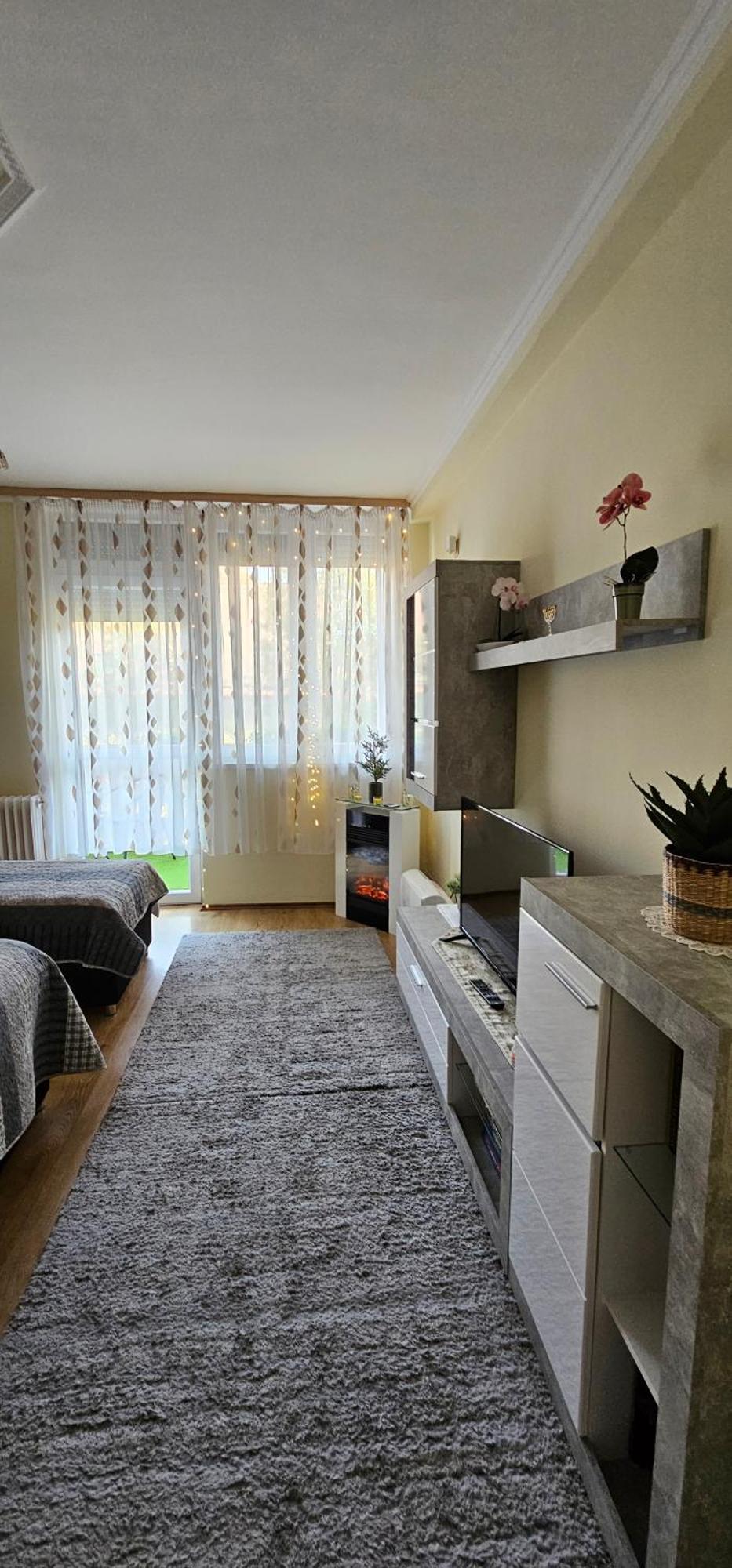 Anna Gyoengye Apartman เดเบรตเซน ภายนอก รูปภาพ