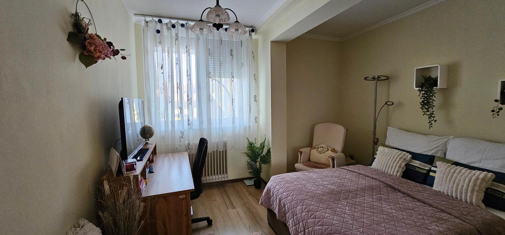 Anna Gyoengye Apartman เดเบรตเซน ภายนอก รูปภาพ